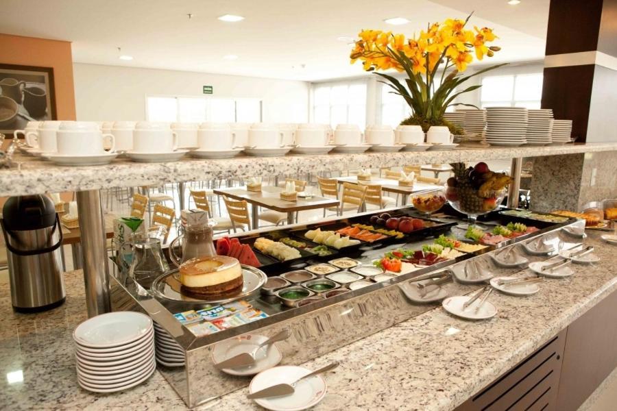 Serras Hotel Куаба Екстериор снимка