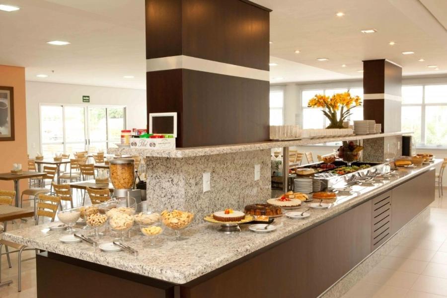Serras Hotel Куаба Екстериор снимка