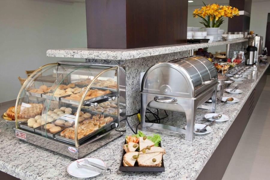 Serras Hotel Куаба Екстериор снимка